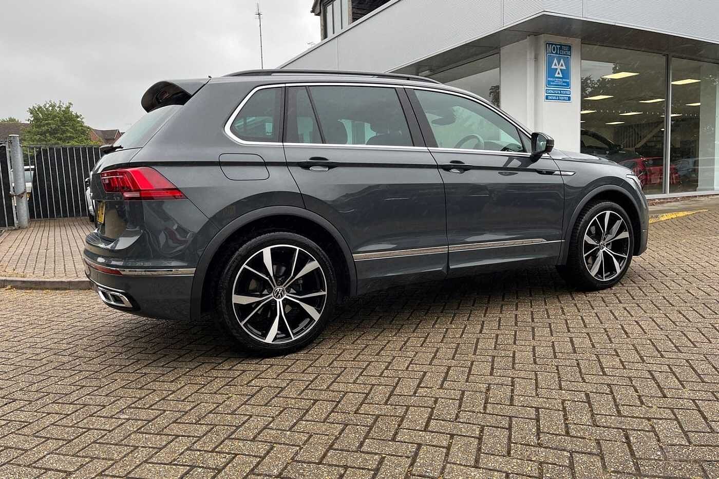 Volkswagen Tiguan 1.5 TSI R-Line SUV 5dr Petrol DSG Euro 6 (s/s) (150 ps) Rear view camera!