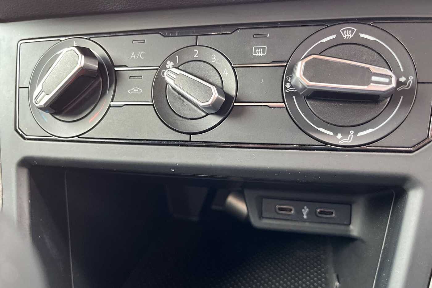 Volkswagen Polo 1.0 TSI Match Hatchback 5dr Petrol Manual Euro 6 (s/s) (95 ps) App-Connect!
